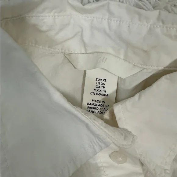 🦋 Bundle of 5 Woman’s Blouses Size Medium - Picture 7 of 8